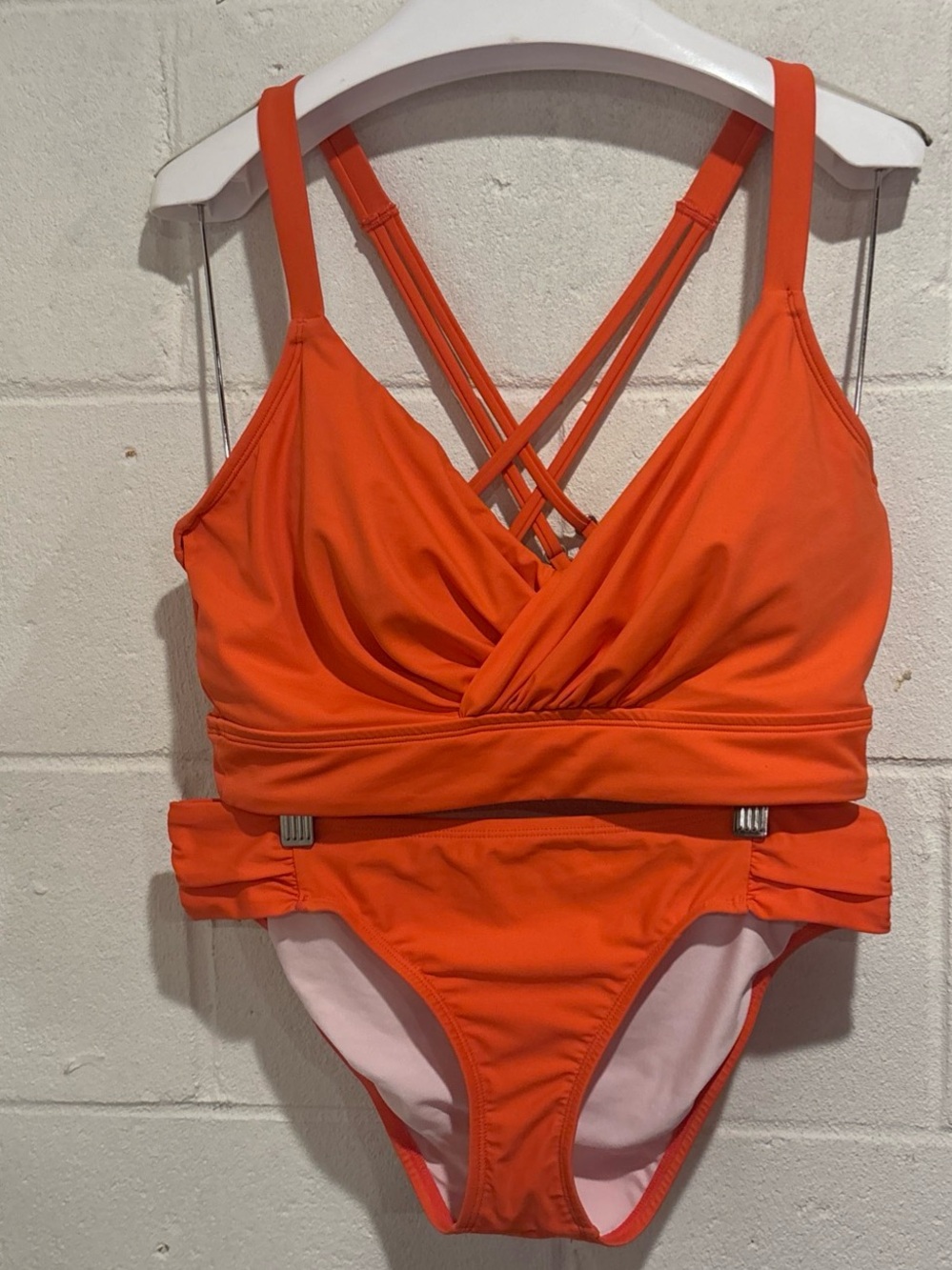 Title Nine bikini set orange padded underwire top 36DD, bottoms size M 2 piece